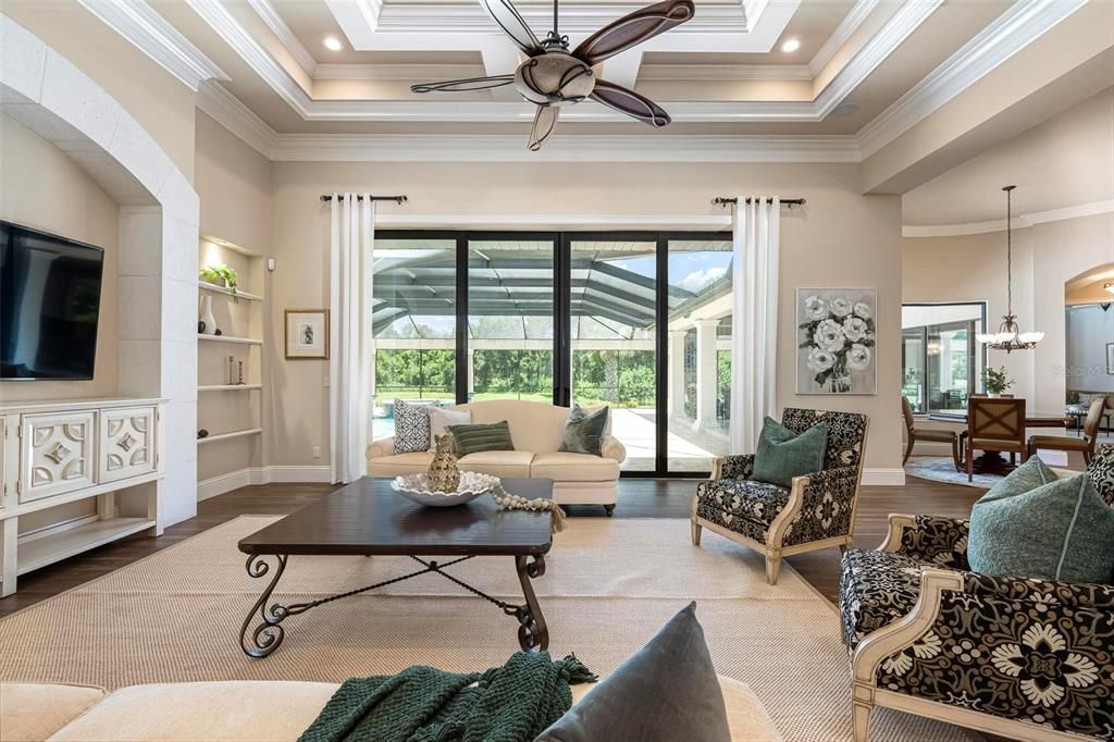 На продажу: $2,799,000 (3 спален, 3 ванн, 4084 Квадратных фут)