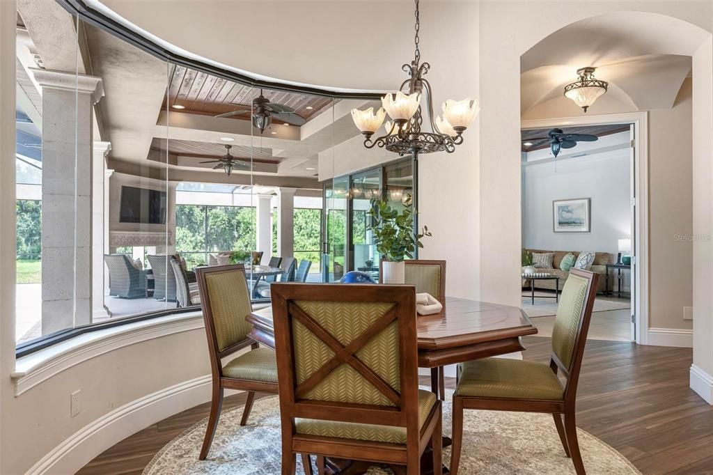 На продажу: $2,799,000 (3 спален, 3 ванн, 4084 Квадратных фут)