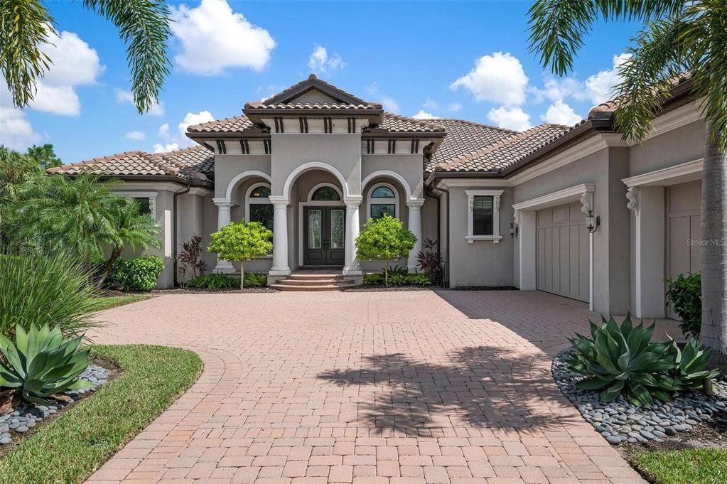 На продажу: $2,799,000 (3 спален, 3 ванн, 4084 Квадратных фут)