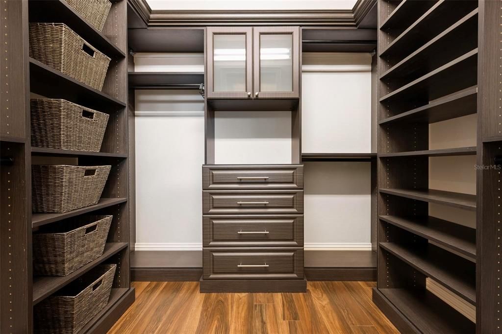 На продажу: $2,799,000 (3 спален, 3 ванн, 4084 Квадратных фут)