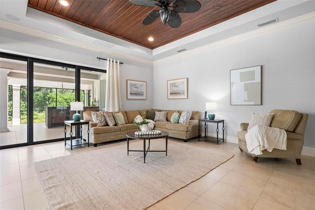 На продажу: $2,799,000 (3 спален, 3 ванн, 4084 Квадратных фут)