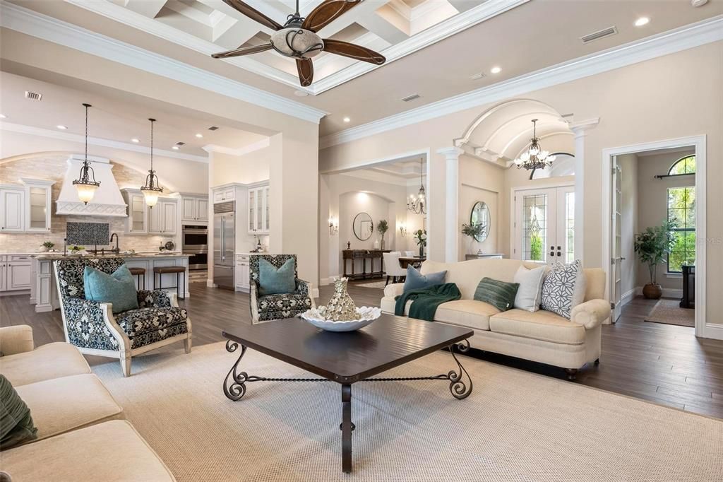 На продажу: $2,799,000 (3 спален, 3 ванн, 4084 Квадратных фут)