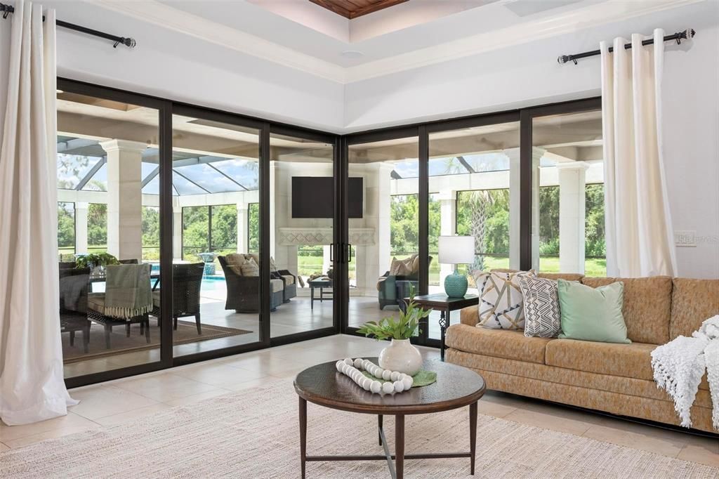 На продажу: $2,799,000 (3 спален, 3 ванн, 4084 Квадратных фут)