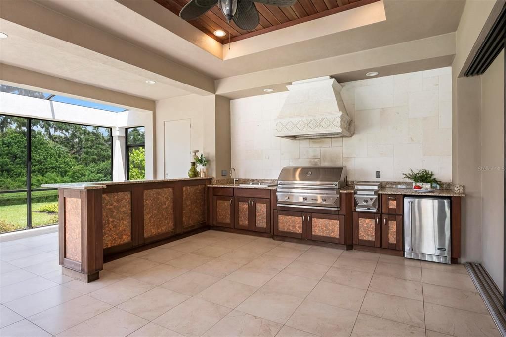 На продажу: $2,799,000 (3 спален, 3 ванн, 4084 Квадратных фут)