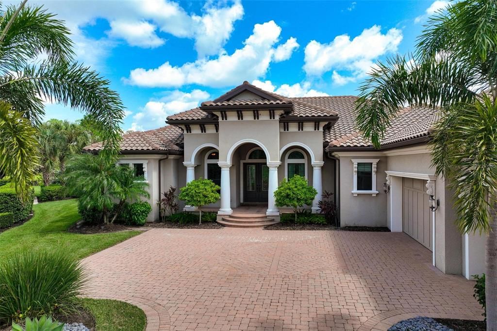 На продажу: $2,799,000 (3 спален, 3 ванн, 4084 Квадратных фут)