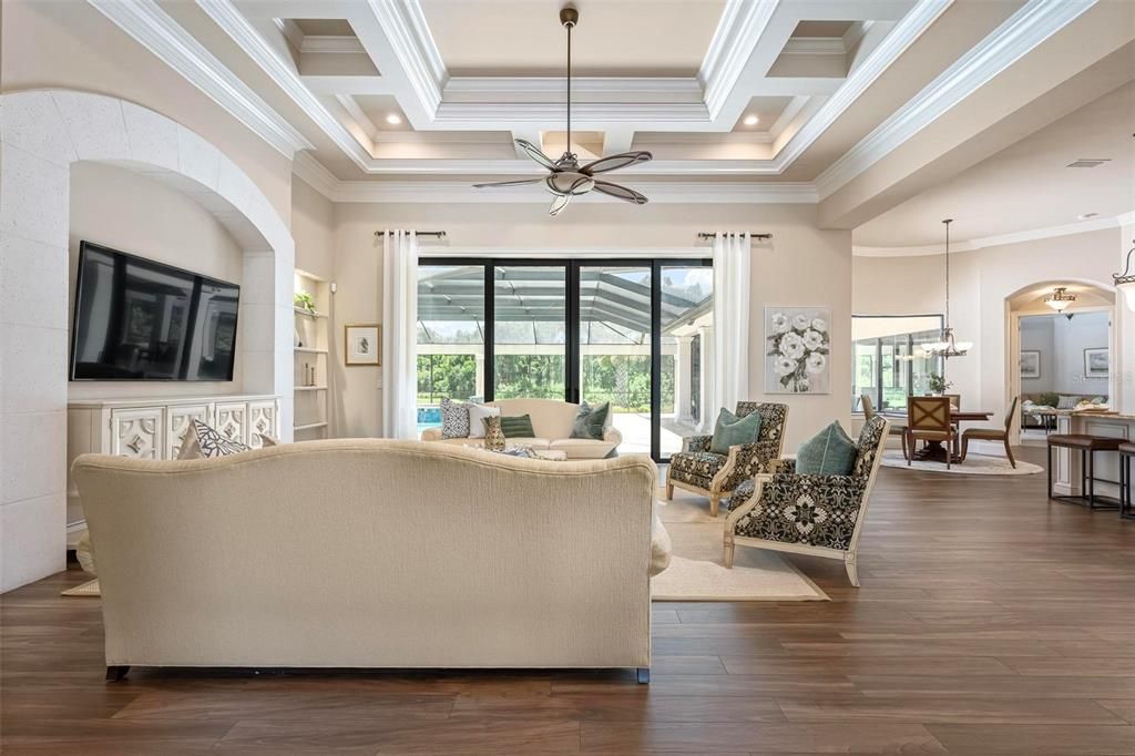 На продажу: $2,799,000 (3 спален, 3 ванн, 4084 Квадратных фут)