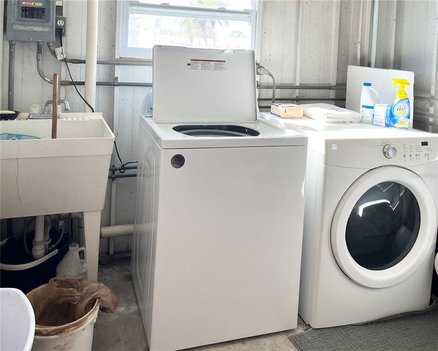 Под контрактом: $199,000 (2 спален, 1 ванн, 1104 Квадратных фут)