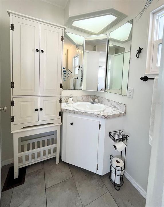 Под контрактом: $199,000 (2 спален, 1 ванн, 1104 Квадратных фут)