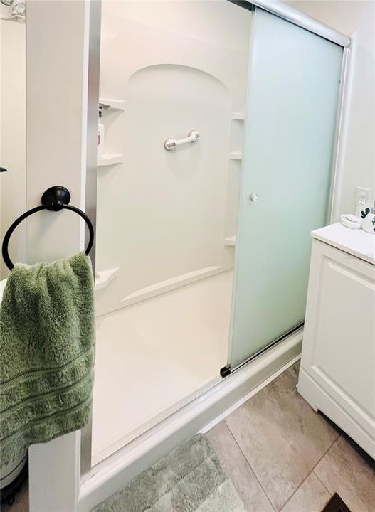 Под контрактом: $199,000 (2 спален, 1 ванн, 1104 Квадратных фут)