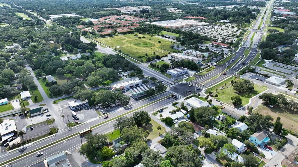 待售: $395,000 (0.24 acres)