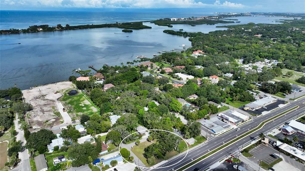 待售: $395,000 (0.24 acres)