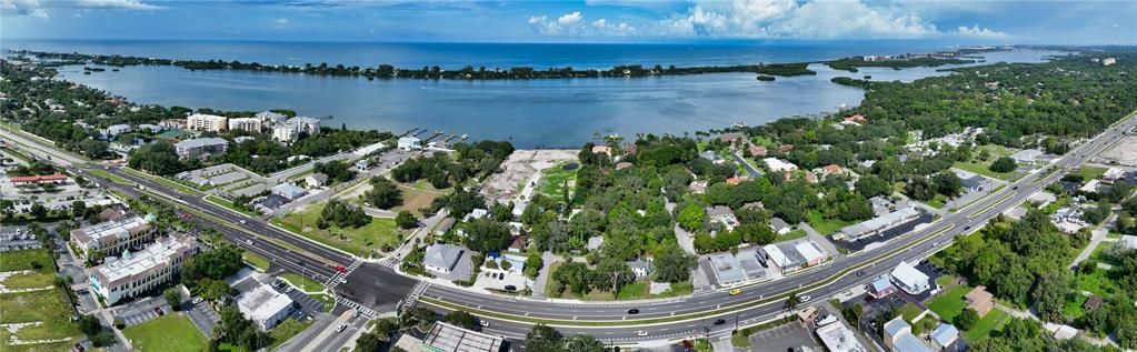 待售: $395,000 (0.24 acres)