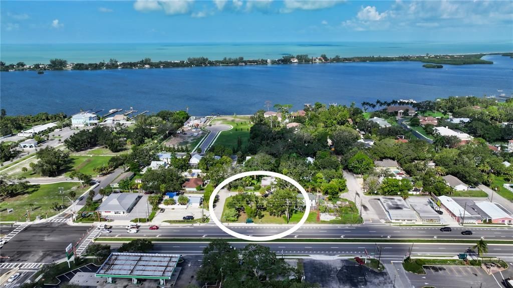 待售: $395,000 (0.24 acres)