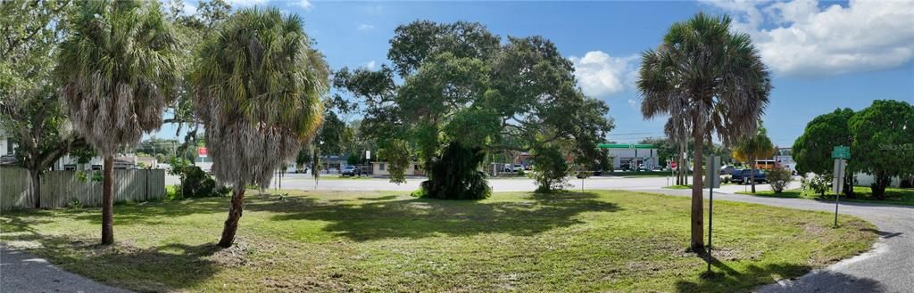 待售: $395,000 (0.24 acres)