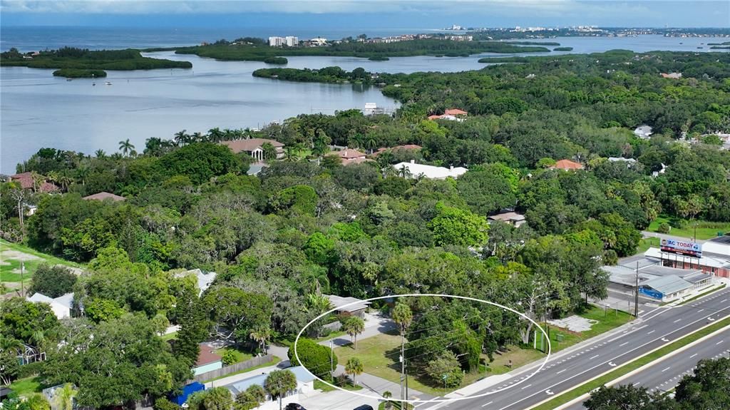 待售: $395,000 (0.24 acres)