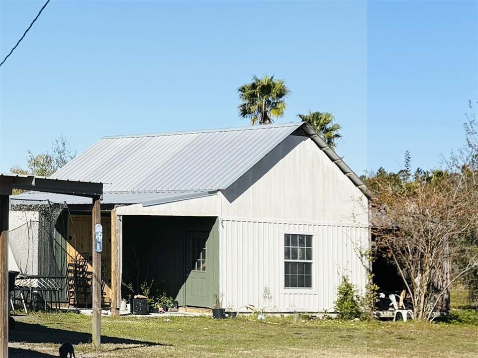 合同活跃: $350,000 (2 贝兹, 1 浴室, 672 平方英尺)