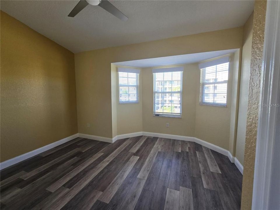 For Sale: $309,900 (2 beds, 2 baths, 1396 Square Feet)