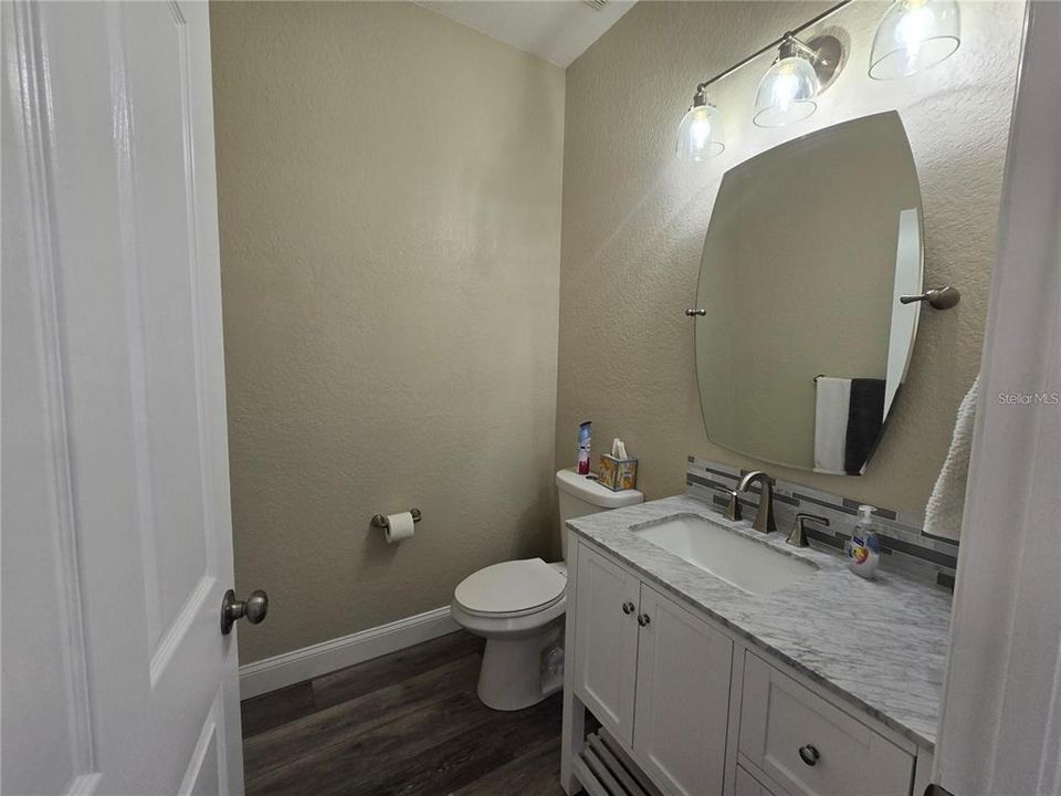 For Sale: $309,900 (2 beds, 2 baths, 1396 Square Feet)