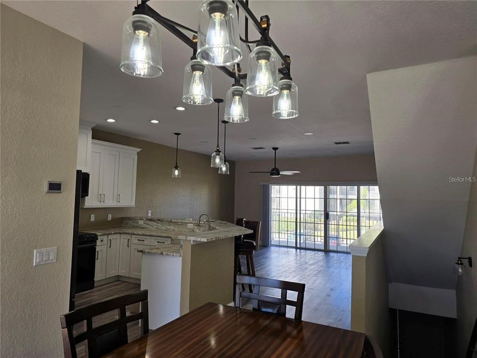 For Sale: $309,900 (2 beds, 2 baths, 1396 Square Feet)