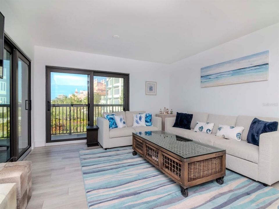 For Rent: $7,000 (3 beds, 2 baths, 1345 Square Feet)