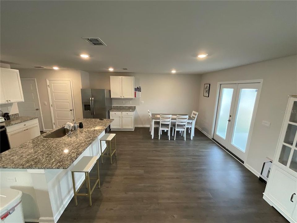 For Sale: $379,800 (3 beds, 2 baths, 1697 Square Feet)