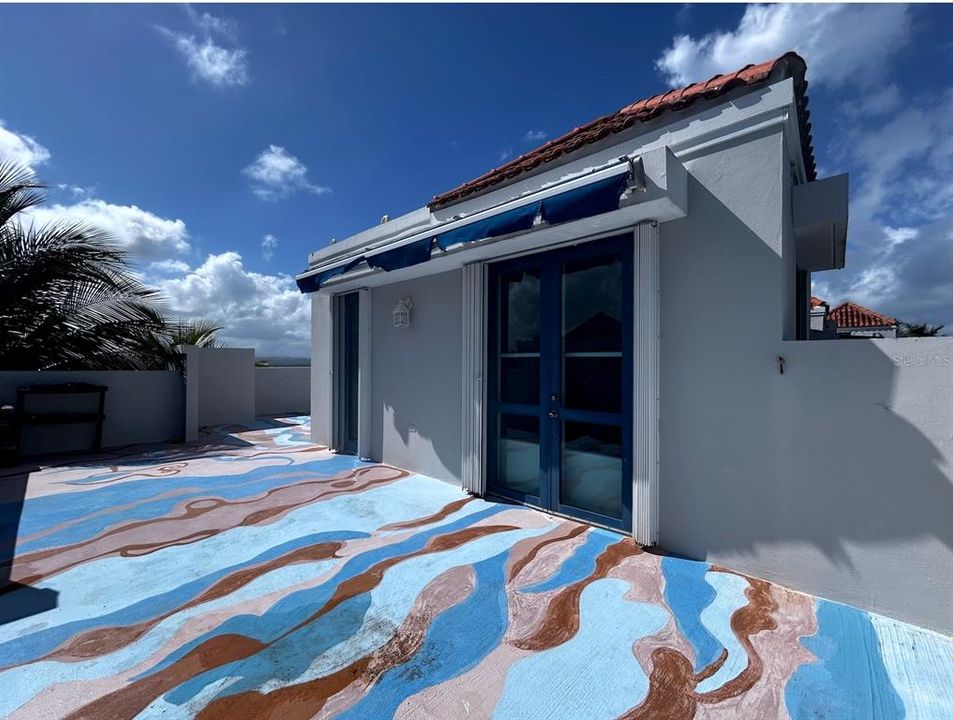 For Sale: $391,000 (3 beds, 3 baths, 2052 Square Feet)