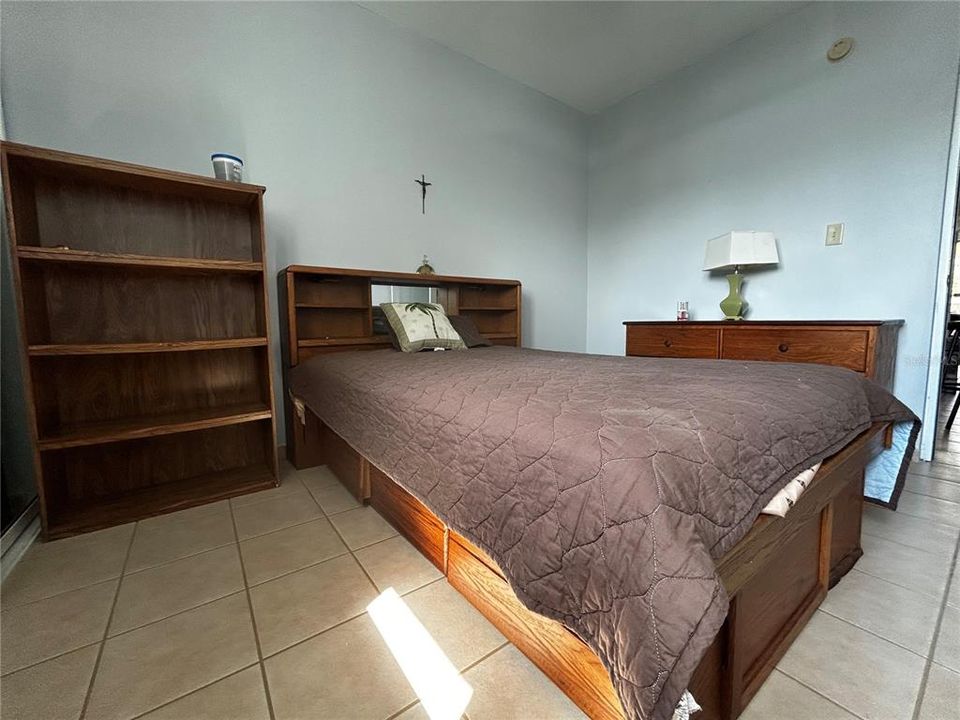 For Sale: $391,000 (3 beds, 3 baths, 2052 Square Feet)