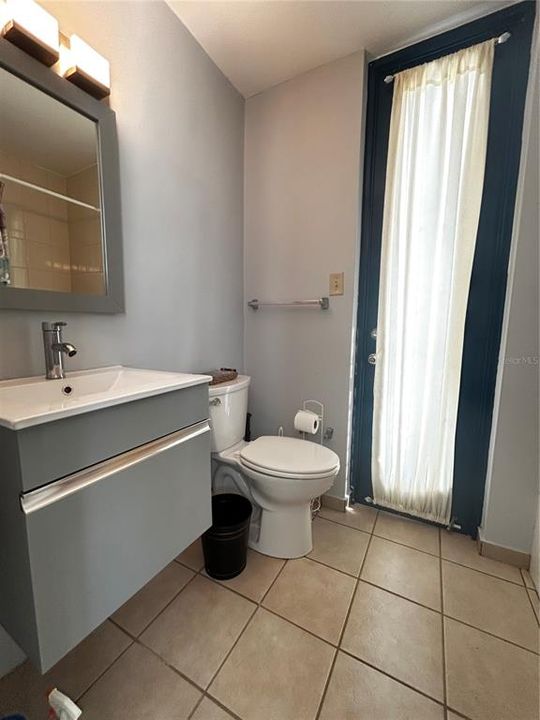 For Sale: $391,000 (3 beds, 3 baths, 2052 Square Feet)