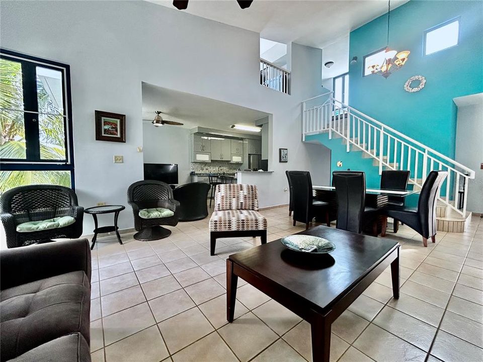 For Sale: $391,000 (3 beds, 3 baths, 2052 Square Feet)