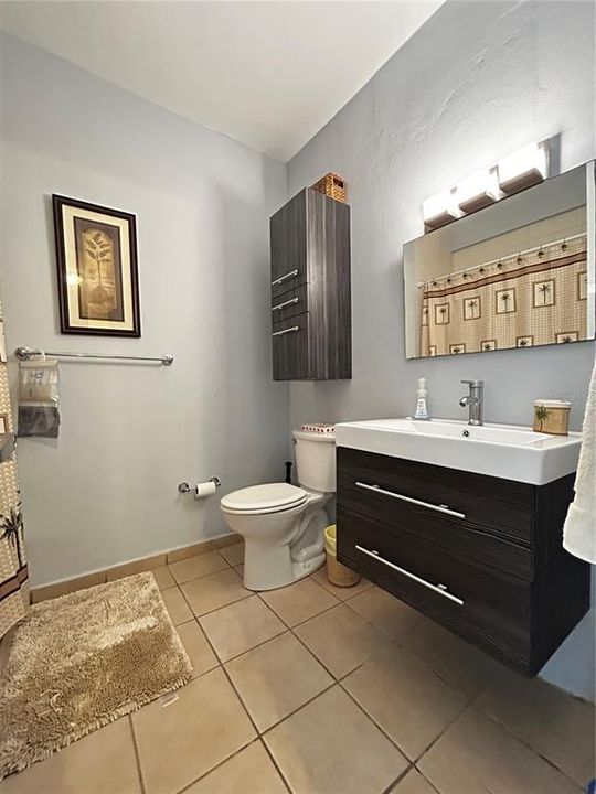 For Sale: $391,000 (3 beds, 3 baths, 2052 Square Feet)