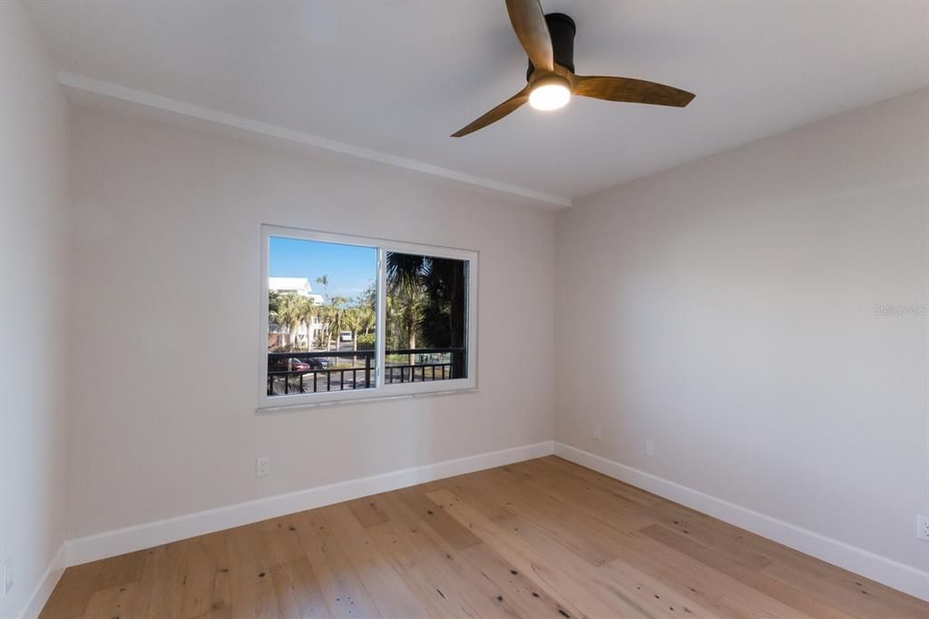 待售: $649,500 (2 贝兹, 2 浴室, 1593 平方英尺)