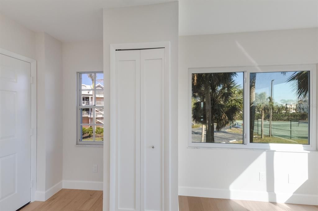 待售: $649,500 (2 贝兹, 2 浴室, 1593 平方英尺)