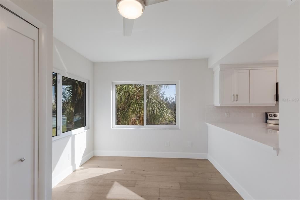 待售: $649,500 (2 贝兹, 2 浴室, 1593 平方英尺)