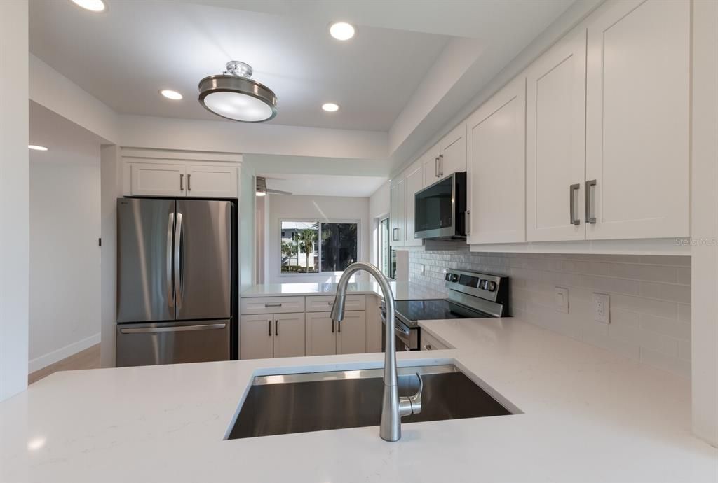 待售: $649,500 (2 贝兹, 2 浴室, 1593 平方英尺)