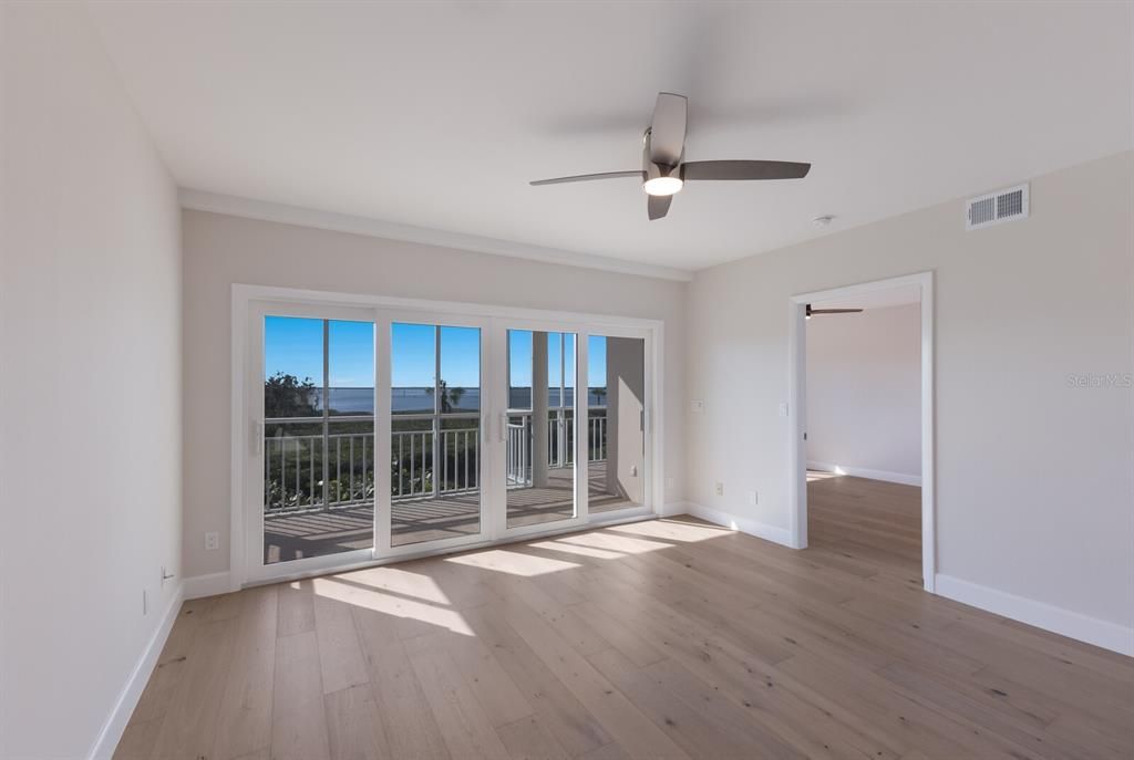 待售: $649,500 (2 贝兹, 2 浴室, 1593 平方英尺)