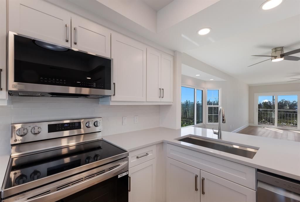 待售: $649,500 (2 贝兹, 2 浴室, 1593 平方英尺)