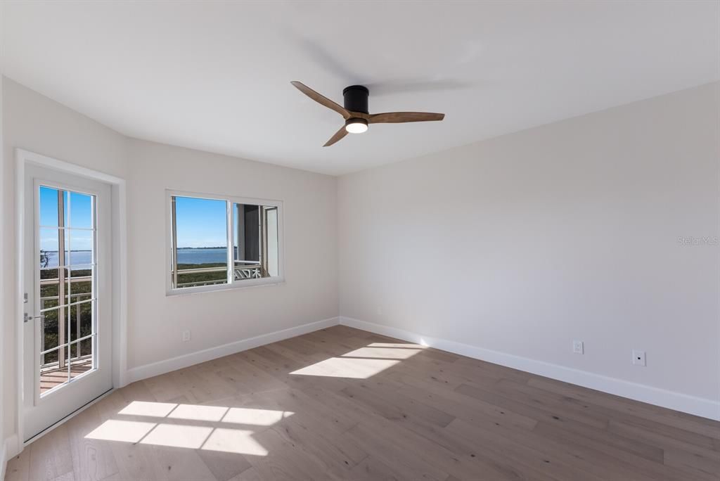 待售: $649,500 (2 贝兹, 2 浴室, 1593 平方英尺)