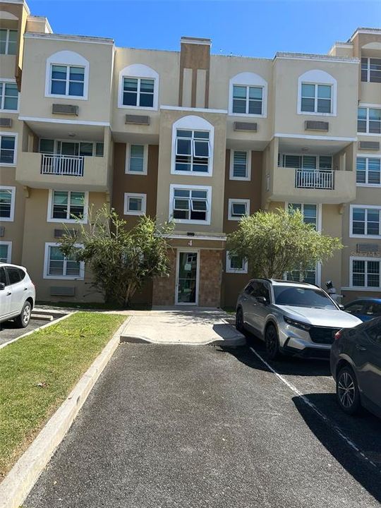 Recently Sold: $250,000 (3 beds, 3 baths, 2596 Square Feet)