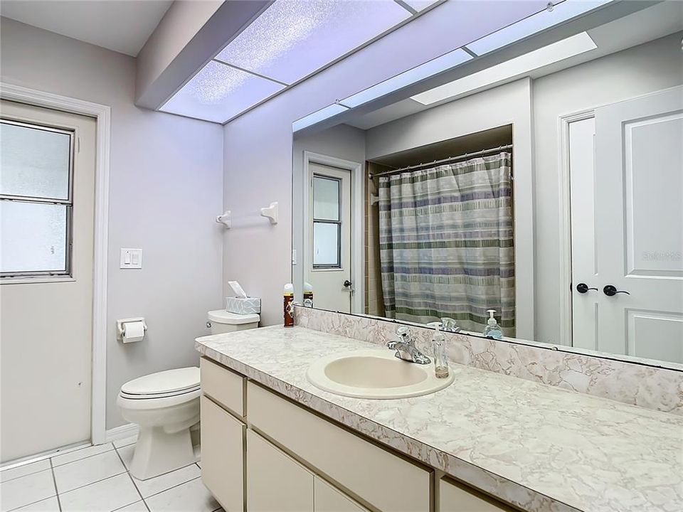 На продажу: $347,000 (3 спален, 2 ванн, 1627 Квадратных фут)