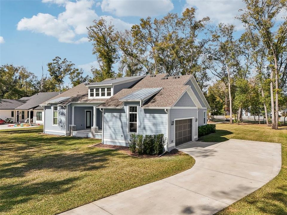 En Venta: $675,000 (4 camas, 3 baños, 2275 Pies cuadrados)