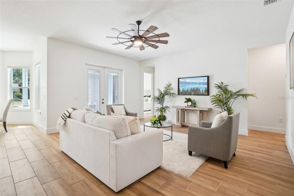 En Venta: $675,000 (4 camas, 3 baños, 2275 Pies cuadrados)