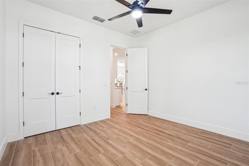 En Venta: $675,000 (4 camas, 3 baños, 2275 Pies cuadrados)