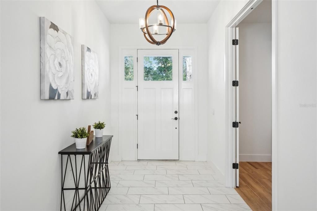 En Venta: $675,000 (4 camas, 3 baños, 2275 Pies cuadrados)