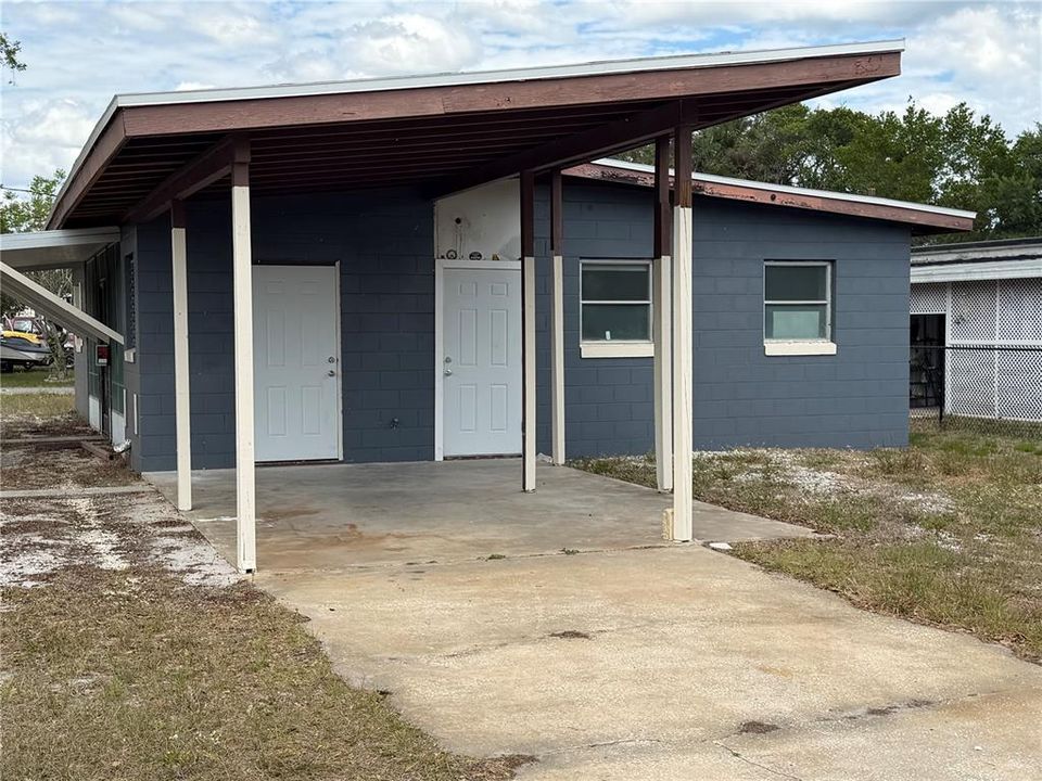 For Sale: $114,900 (2 beds, 1 baths, 822 Square Feet)
