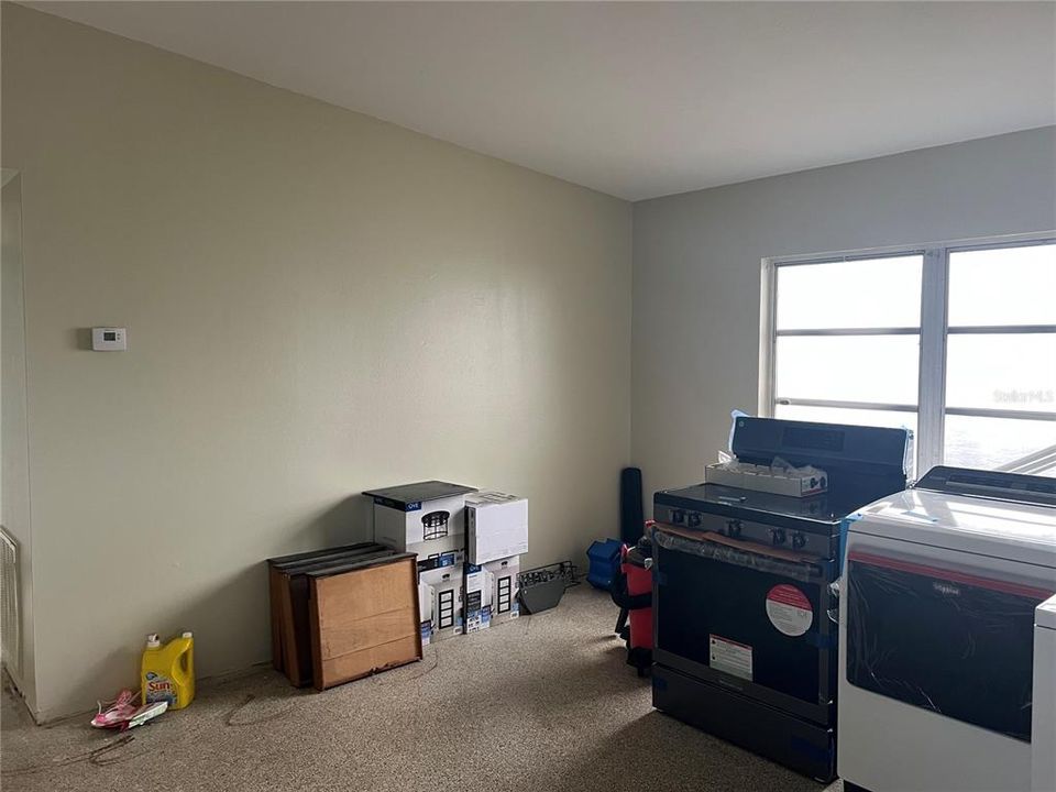For Sale: $114,900 (2 beds, 1 baths, 822 Square Feet)