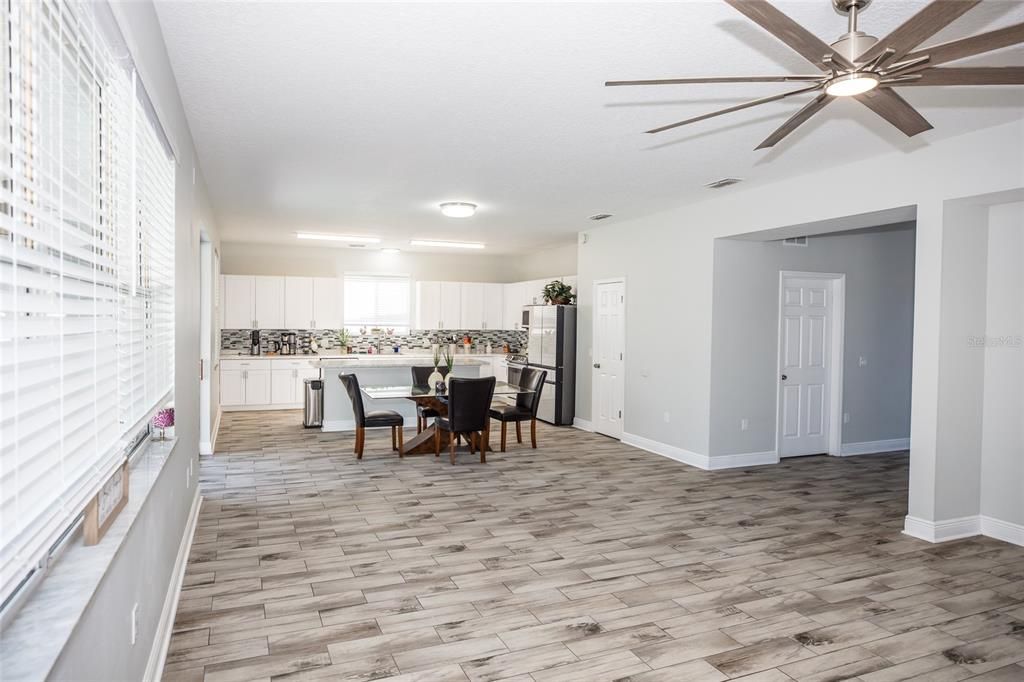 На продажу: $625,000 (6 спален, 4 ванн, 3460 Квадратных фут)