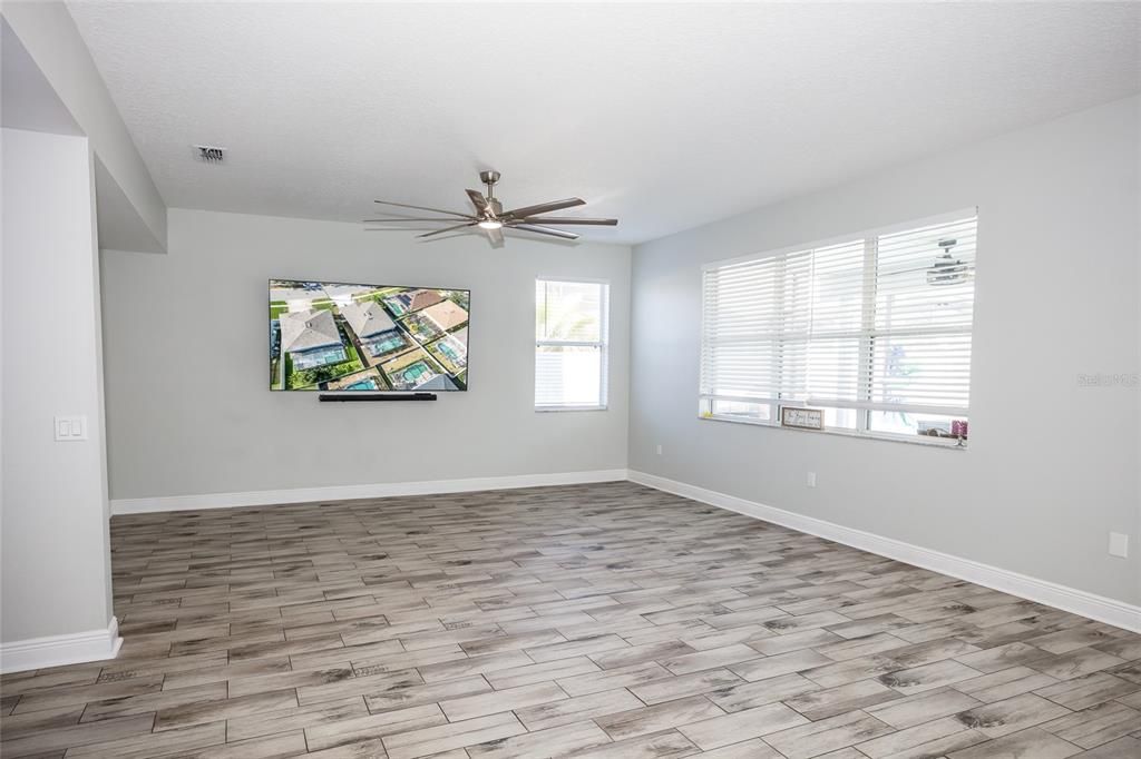 На продажу: $625,000 (6 спален, 4 ванн, 3460 Квадратных фут)