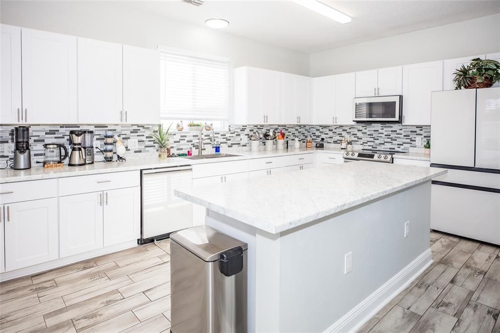 На продажу: $625,000 (6 спален, 4 ванн, 3460 Квадратных фут)