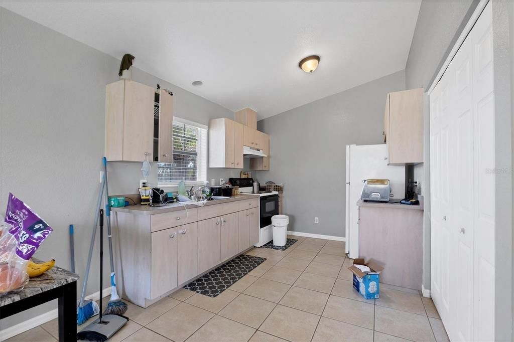 En Venta: $475,000 (4 camas, 0 baños, 1560 Pies cuadrados)