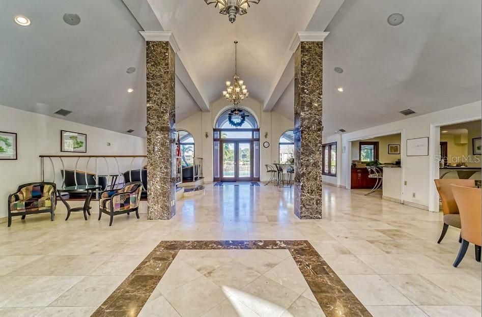 Active With Contract: $2,250 (2 beds, 2 baths, 1028 Square Feet)